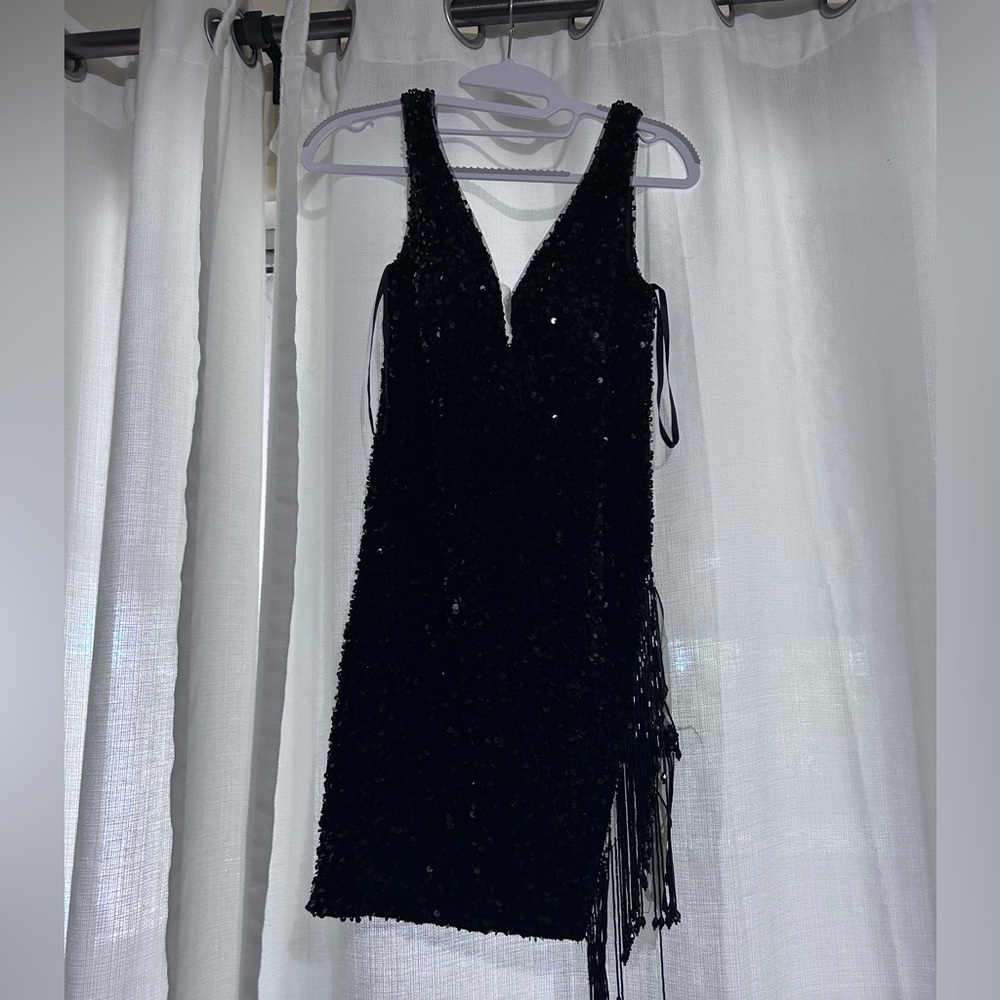 Elegant Black Sleeveless Dress